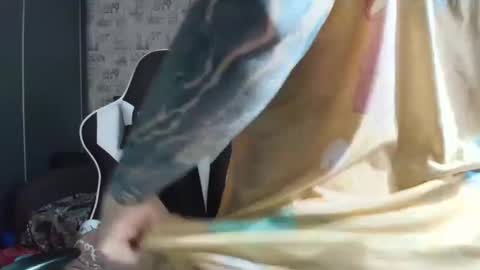 liliawoolf online show from April 18, 6:39 am