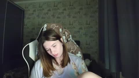 liliawoolf online show from April 19, 5:12 pm