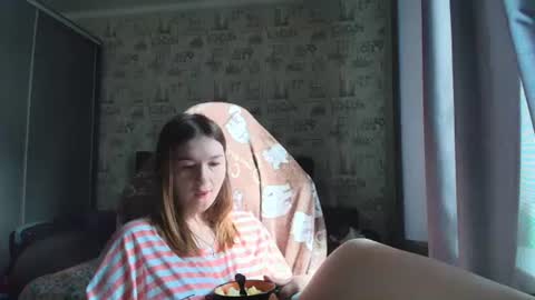 liliawoolf online show from June 18, 5:51 am