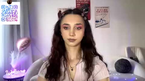 Snapshot of lilihalvorsen chatting on June 11, 2:53 am Lina online show from June 11, 2:53 am