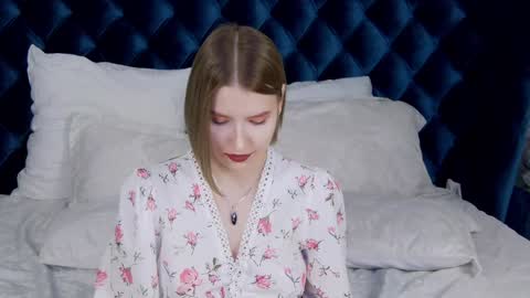 LiliLinn online show from January 27, 11:11 am