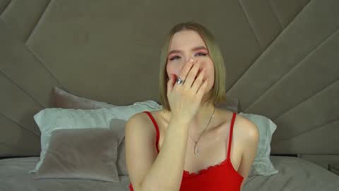 LiliLinn online show from February 5, 8:00 am