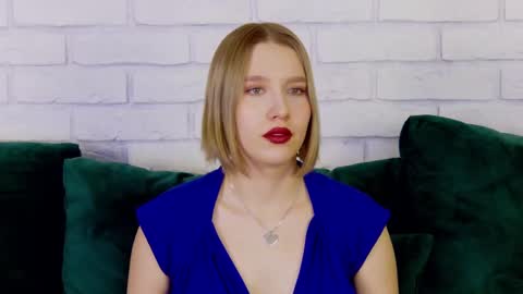 LiliLinn online show from February 15, 9:16 am