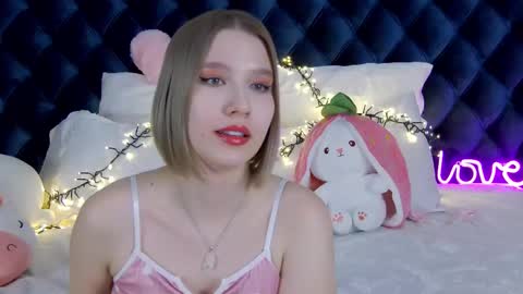 LiliLinn online show from March 3, 10:38 am