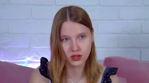 LiliLinn online show from June 18, 4:24 am