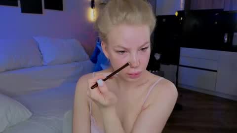 lililok101 online show from May 13, 1:36 am