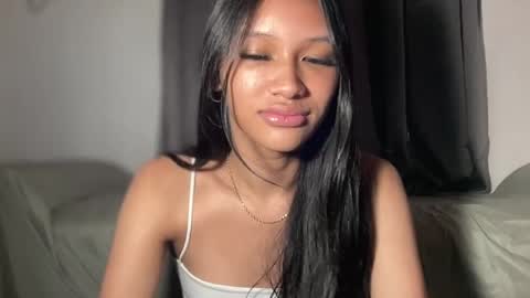 Chloe online show from August 4, 5:37 pm