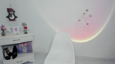 Alejandra  online show from December 19, 5:36 am