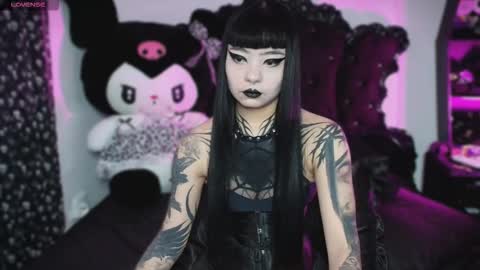   online show from November 6, 11:15 pm