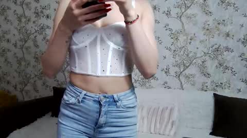 lilithmoonx_ online show from March 15, 4:13 pm
