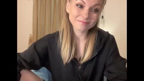 lilithnewdawn online show from February 12, 5:41 pm