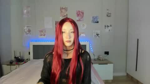 Snapshot of lilla_kiem chatting on February 19, 10:22 am Chaerin online show from February 19, 10:22 am