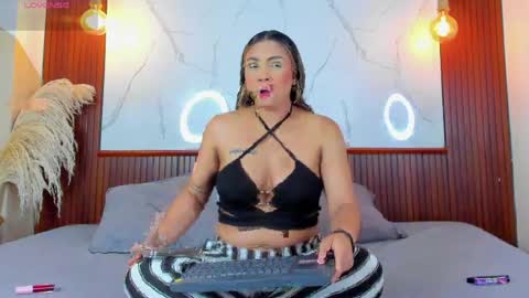 Snapshot of lillian_lee1 chatting on April 19, 4:28 pm lillian_lee1 online show from April 19, 4:28 pm