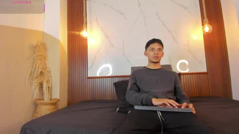 Snapshot of lillian_lee1 chatting on May 20, 5:30 pm lillian_lee1 online show from May 20, 5:30 pm