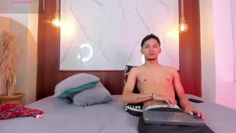 Snapshot of lillian_lee1 chatting on May 21, 5:42 pm lillian_lee1 online show from May 21, 5:42 pm