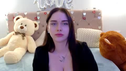 Snapshot of lilliana_moon chatting on February 14, 10:01 am lilliana_moon online show from February 14, 10:01 am