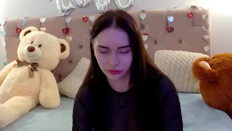 Snapshot of lilliana_moon chatting on February 25, 8:02 am lilliana_moon online show from February 25, 8:02 am