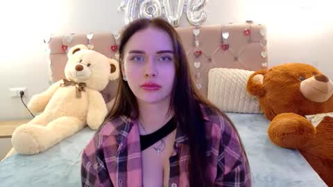 Snapshot of lilliana_moon chatting on February 28, 9:43 am lilliana_moon online show from February 28, 9:43 am