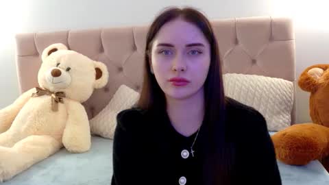 Snapshot of lilliana_moon chatting on March 1, 10:39 am lilliana_moon online show from March 1, 10:39 am