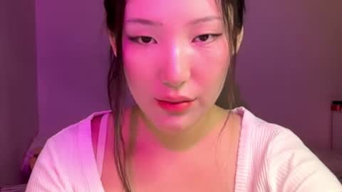 Snapshot of lillie_sun chatting on August 2, 9:46 pm lillie_sun online show from August 2, 9:46 pm