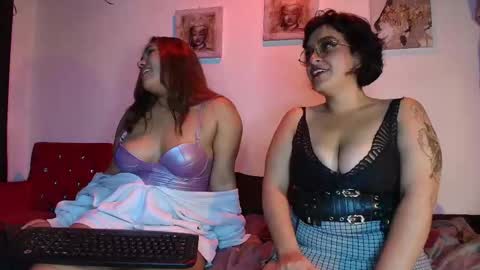 Snapshot of lillithsinclair_nom chatting on February 20, 6:26 am lillith online show from February 20, 6:26 am