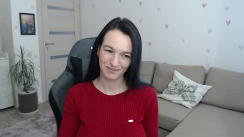lilliyves online show from May 5, 10:23 am