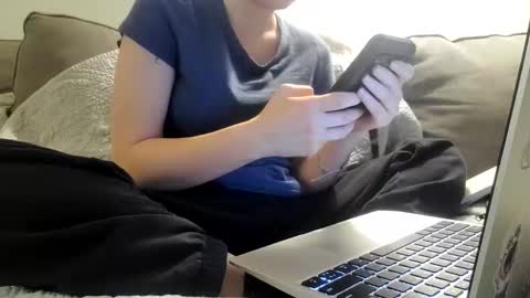 Lilly online show from February 14, 3:03 am