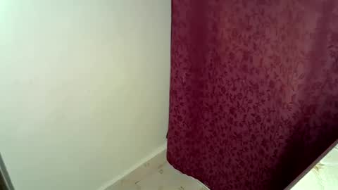Snapshot of lillybae1811 chatting on May 24, 4:01 pm lillybae1811 online show from May 24, 4:01 pm