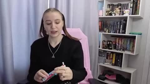 Snapshot of lillyfan_x chatting on September 15, 4:23 am LillyFan X online show from September 15, 4:23 am