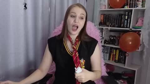 Snapshot of lillyfan_x chatting on November 2, 4:59 am LillyFan X online show from November 2, 4:59 am