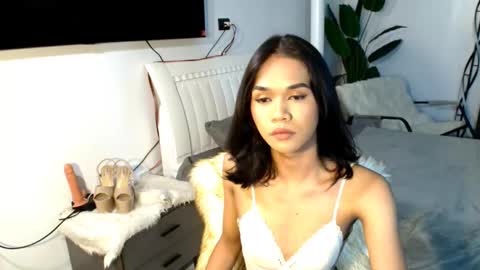 lillyholland online show from February 20, 3:52 pm