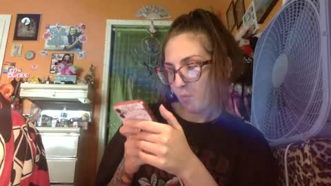 Snapshot of lillylushabae chatting on July 14, 8:58 pm hi guys im back on here 3 online show from July 14, 8:58 pm