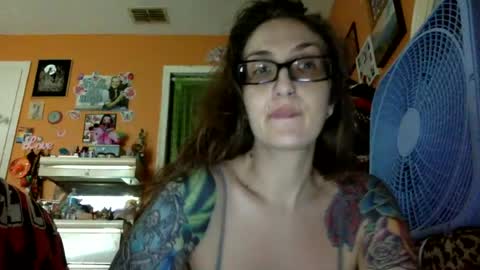 Snapshot of lillylushabae chatting on July 20, 7:16 pm hi guys im back on here 3 online show from July 20, 7:16 pm