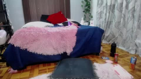 Snapshot of lilu_69_ chatting on June 5, 6:52 am lilu online show from June 5, 6:52 am