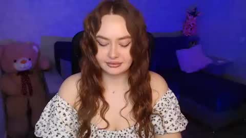 lily_baker_ online show from February 18, 4:25 pm