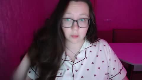 Lily Chays online show from July 30, 6:18 pm