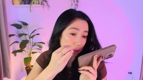 Snapshot of lily_evans_ chatting on June 22, 11:46 pm just lily online show from June 22, 11:46 pm