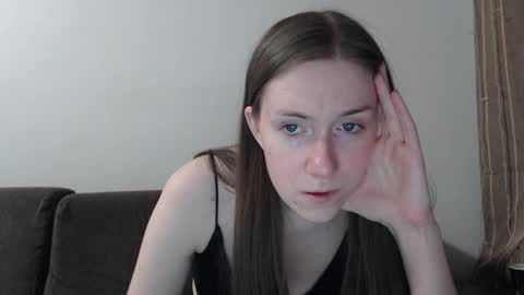 Snapshot of lily_love_x chatting on February 25, 10:52 pm lily_love_x online show from February 25, 10:52 pm