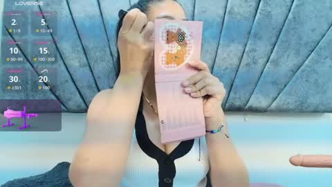 Snapshot of lily_meghan chatting on July 18, 7:39 pm LILY MEGHAN online show from July 18, 7:39 pm