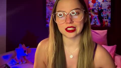 Snapshot of lily_smily chatting on February 19, 3:41 pm Lily online show from February 19, 3:41 pm