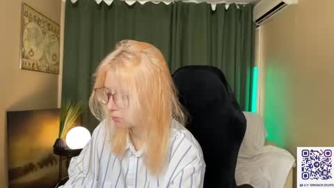 Lily Spark online show from June 25, 5:12 am