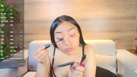 lily_waist online show from April 2, 3:15 am