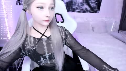 Lily online show from February 25, 2:10 am