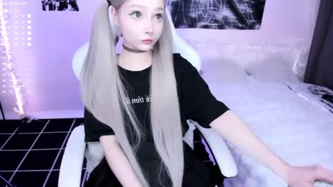 Lily online show from April 27, 9:24 pm