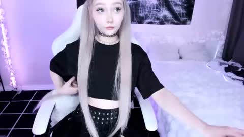 Lily online show from June 18, 12:00 am
