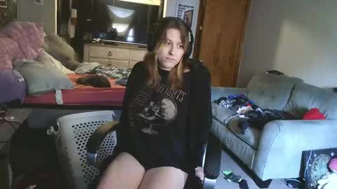 lilybvixen online show from April 19, 5:23 pm