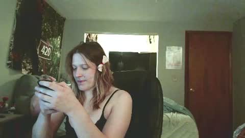Snapshot of lilybvixen chatting on July 8, 2:05 am lilybvixen online show from July 8, 2:05 am