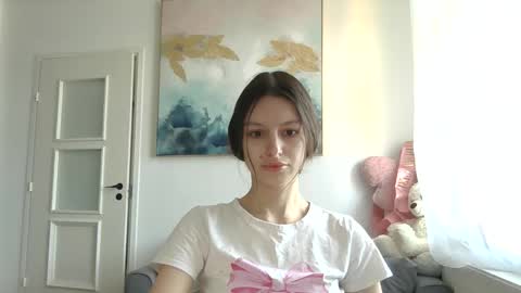 lilycandy_ online show from April 18, 9:02 am