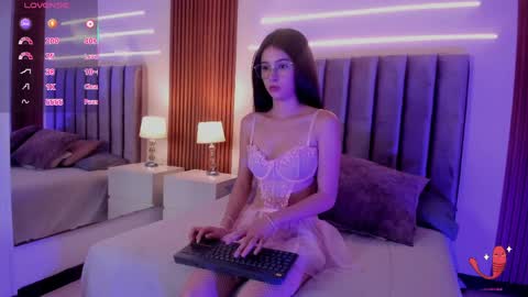 Lili online show from April 9, 11:59 am