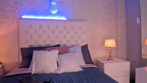 Lili online show from April 12, 3:17 pm